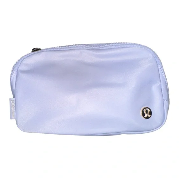 Lululemon Everywhere Belt Bag Serene Blue, 1L NWT - Picture 5 of 9
